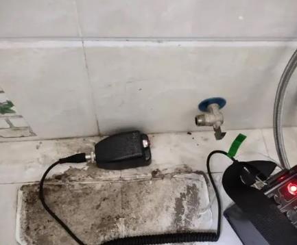 天长屋顶漏水维修公司分享下卫生间漏水的危害及解决方法